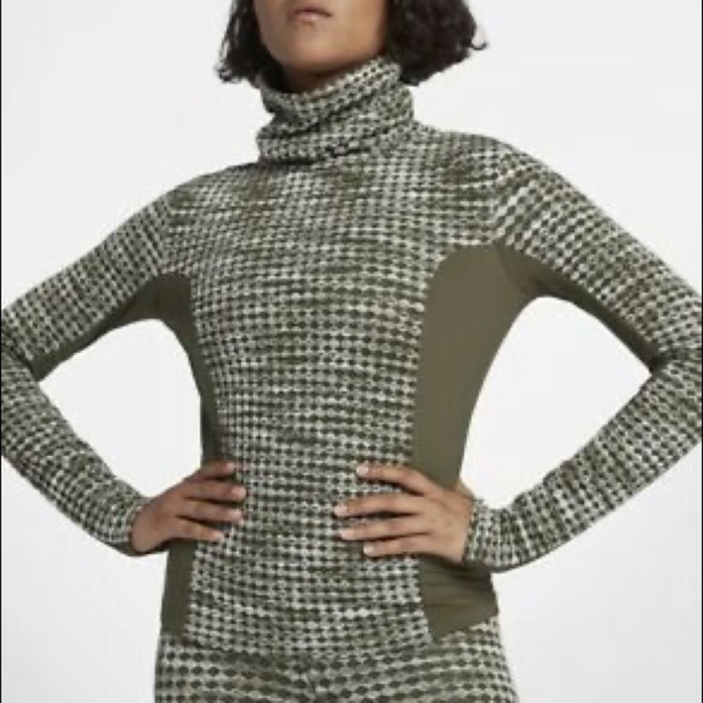 Nike Pro Hyperwarm Turtleneck Sz Sm NWT